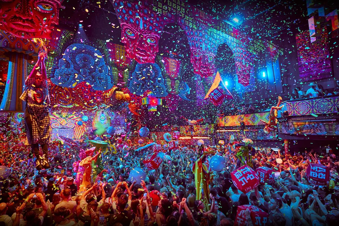UNVRS Ibiza — ElRow
